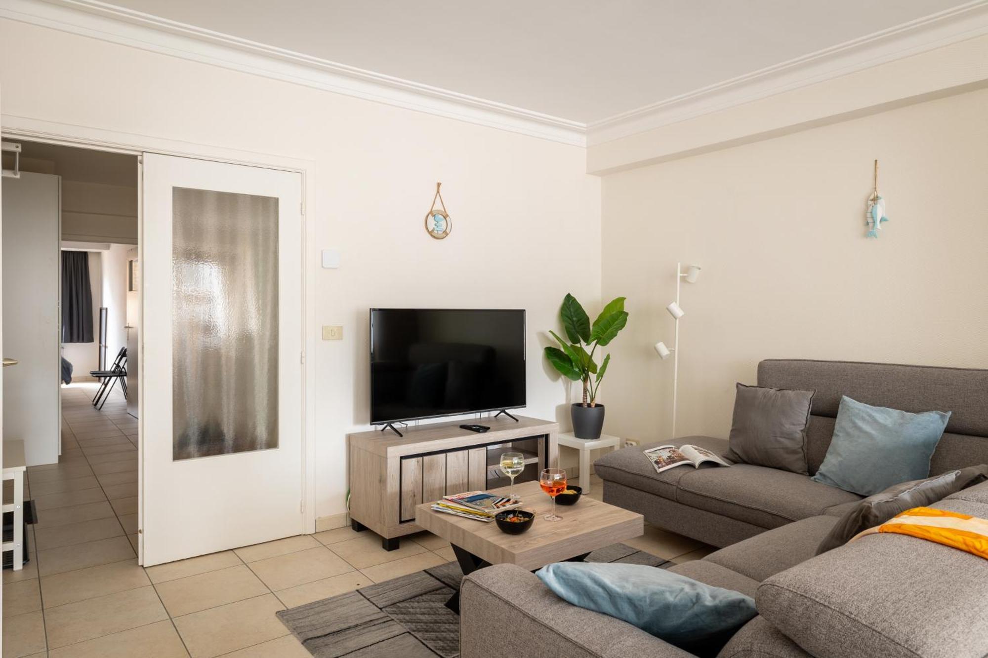 Weloveoostende - Newly Renovated Large Apartment 150M From The Beach - Including Bed Sheets And Final Clea-Ning المظهر الخارجي الصورة